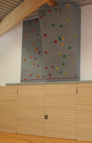 Schulkletterwand10